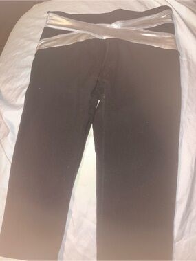 Ellie Black Leggings with Silver Logo Detail